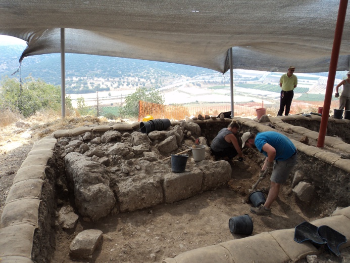 Students uncover history in new archaeological locations